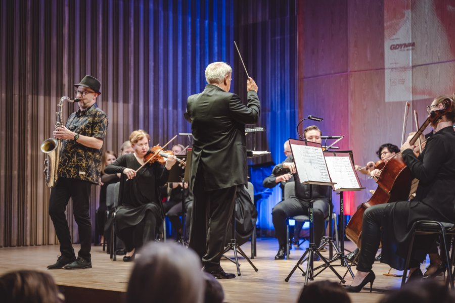 Ostatni, niedzielny koncert w ramach tegorocznego Gdynia Classica Nova, czyli występ Polskiej Filharmonii Kameralnej z Sopotu pod batutą maestro Wojciecha Rajskiego, fot. Tomasz Kamiński