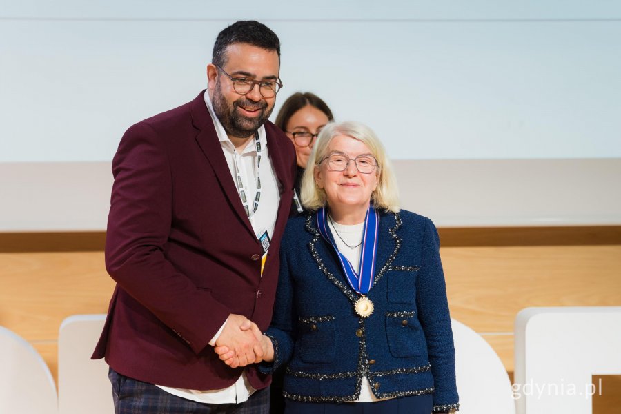Prof. dr hab. Magdalena Mikołajczyk-Chmiela nagrodzona Złotym Medalem Zasłużonych dla Nauki (fot. Paweł Budziński)