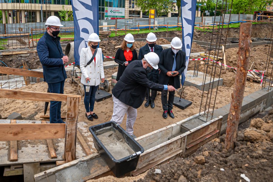 Uroczystość wmurowania kamienia węgielnego. // fot. Laboratorium Innowacji Społecznych