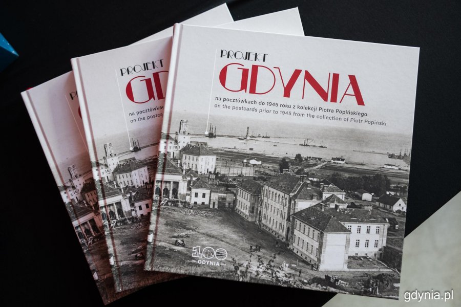 Premiera wydawnictwa &bdquo;Projekt Gdynia na poczt&oacute;wkach do 1945 roku z kolekcji Piotra Popińskiego" w Muzeum Miasta Gdyni (fot. Karol Stańczak)