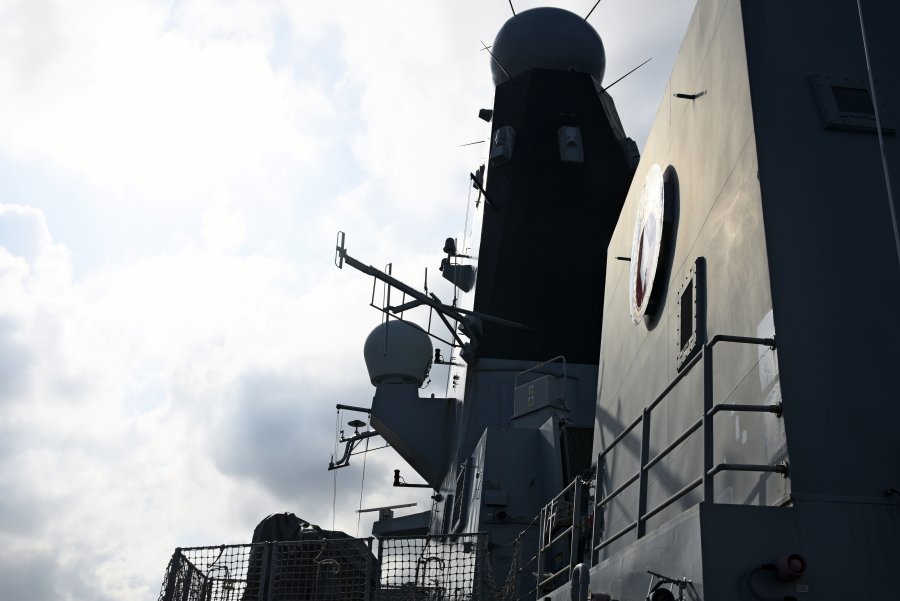 Uczniowie SP nr 26 w Gdyni zwiedzają HMS Diamond, fot. Kamil Złoch