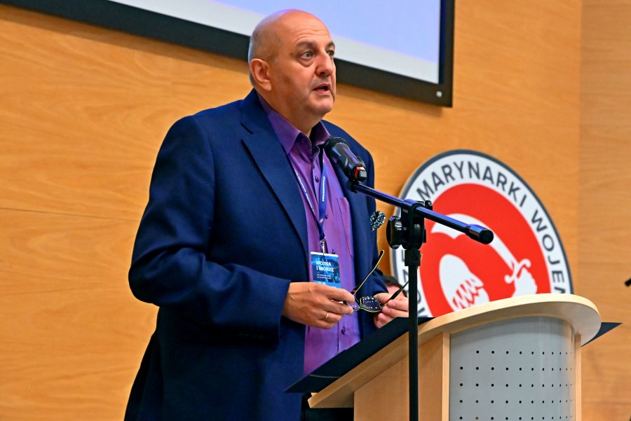 prof. dr hab. Maciej Franz z Uniwersytetu im. Adama Mickiewicza w Poznaniu podczas wystapienia na konferencji „Wojna i morze  - od średniowiecza po współczesność” // fot. Magdalena Czernek