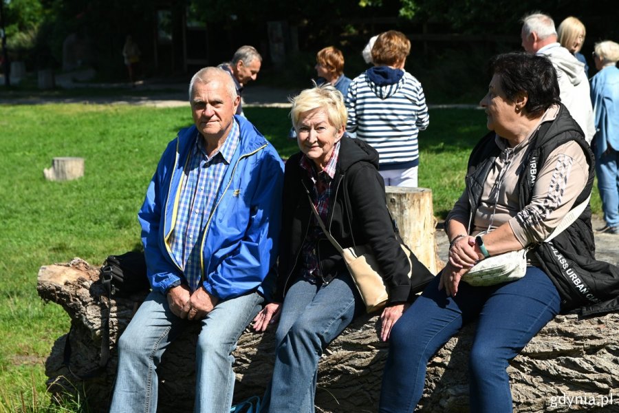 Seniorzy na pikniku na Polance Redłowskiej