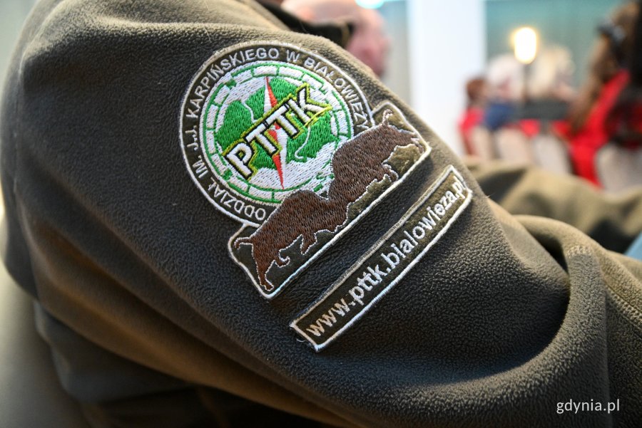 Na zdjęciu naszywka koła PTTK z Białowieży