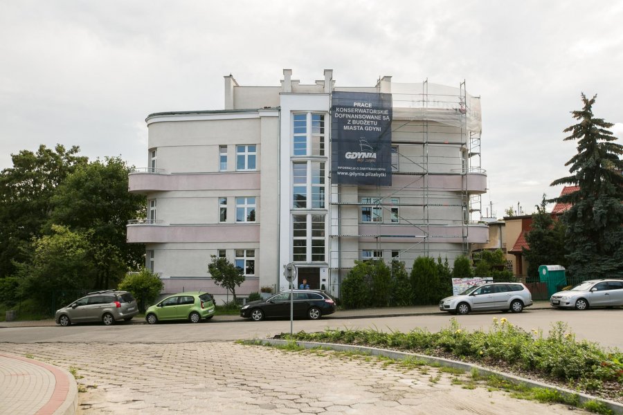 Budynek "Opolanka" na ul. Piotra Skargi 9 podczs remontu dachu // fot. Karol Stańczak
