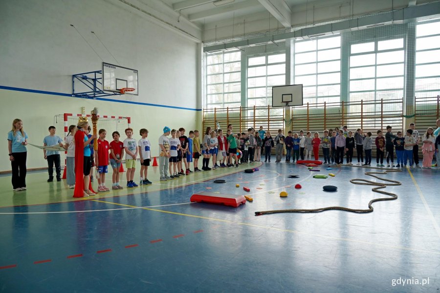 W szkole odbywają się Niebieskie Igrzyska, kt&oacute;re mają podnosić świadomość na temat autyzmu 