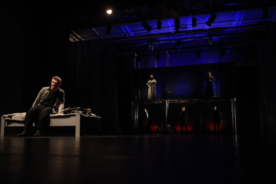 W Teatrze Miejskim w Gdyni trwają przygotowania do premiery „Dziadów” Adama Mickiewicza // fot. Roman Jocher