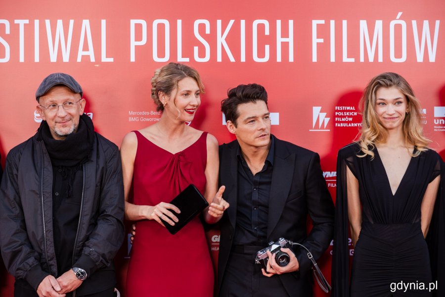 "Wielka Warszawska". Ceremonia czerwonego dywanu poprzedzająca sobotnią galę 50. Festiwalu Polskich Filmów Fabularnych w Gdyni (fot. Karol Stańczak)