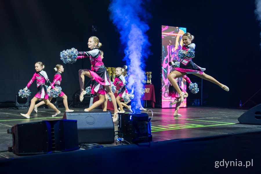 Występ artystyczny gdyńskich cheerleaderek