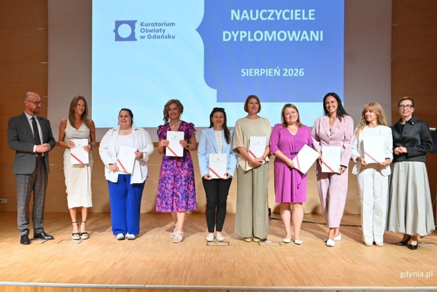 Nauczycielki i nauczyciele dyplomowani (fot. Magdalena Starnawska)