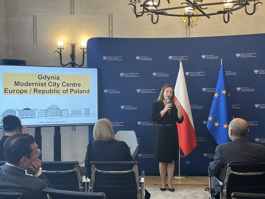 Oktawia Gorzeńska, wiceprezydentka Gdyni podczas spotkania w MSZ w Warszawie