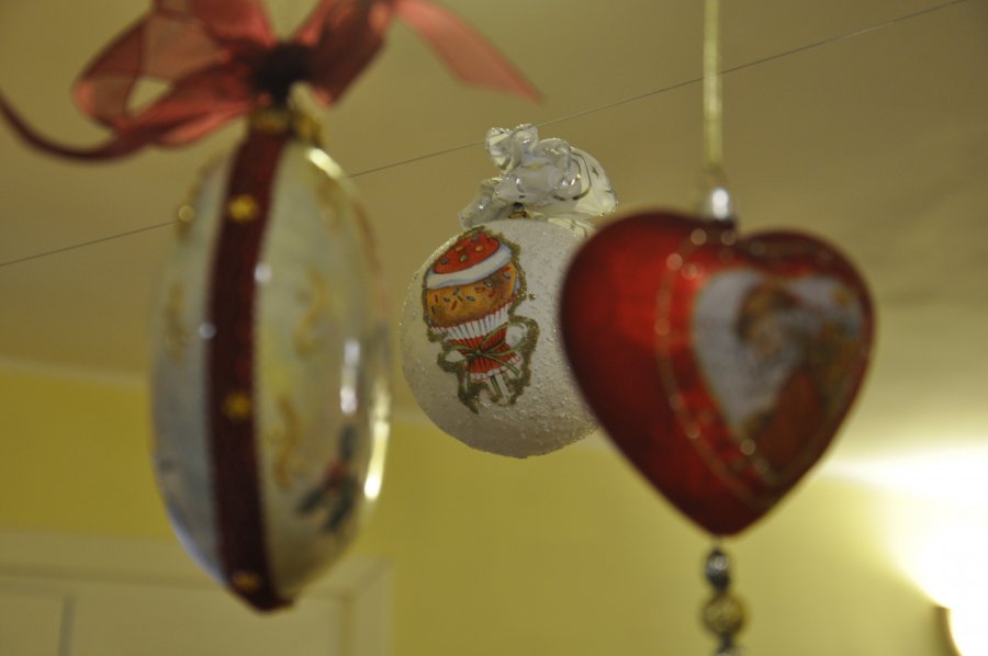Ręcznie robione bombki // fot. Magdalena Czernek