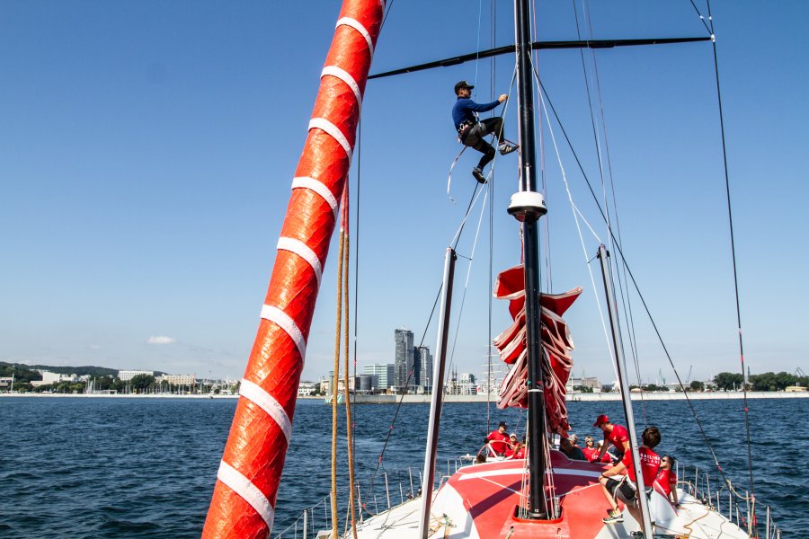 SZałoga jachtu VO65 Sailing Poland. Fot. Przemysław Kozłowski