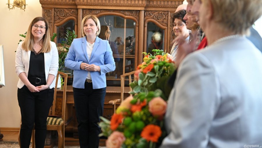 na zdjęciu uroczystość
