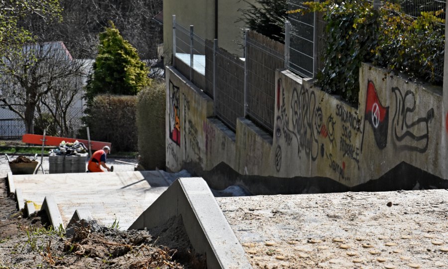 Wraz z początkiem wiosny Zarząd Dróg i Zieleni rozpoczął prace remontowe i naprawcze, fot. Kamil Złoch