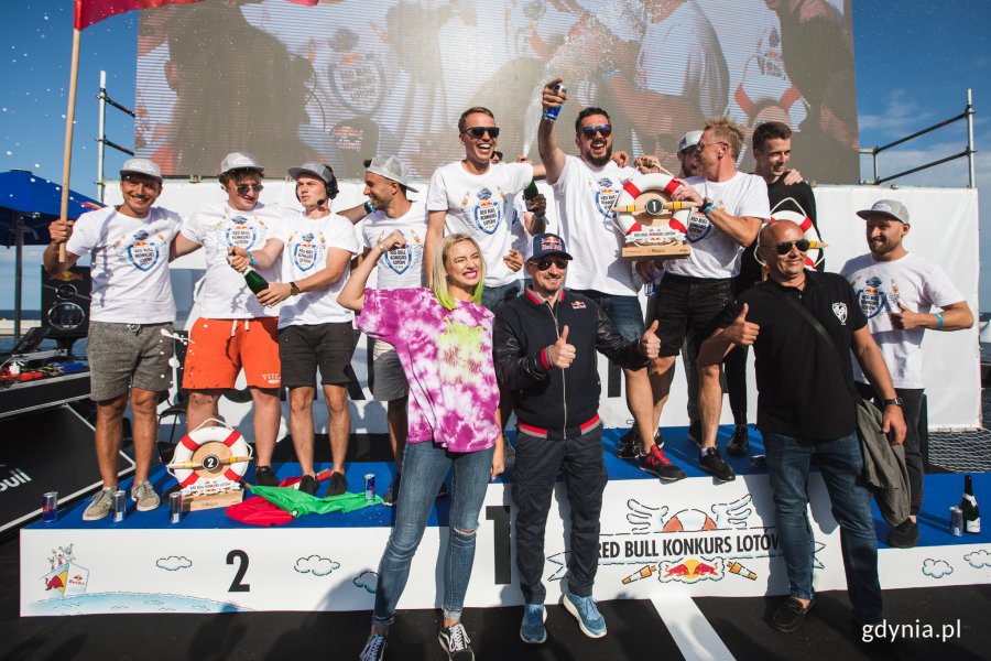 Zwycięzcy na podium // fot. Karol Stańczak