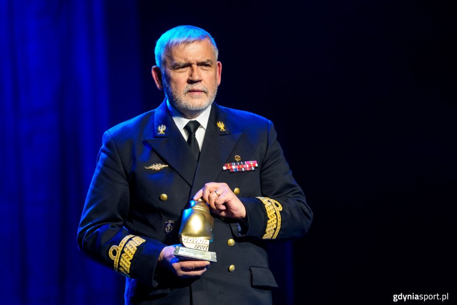 XXVII Gala Gdyńskiego Sportu w Teatrze Muzycznym w Gdyni. Rektor-komendant AMW w Gdyni, kadm. prof. dr hab. Tomasz Szubrycht (fot. Gdyńskie Centrum Sportu)