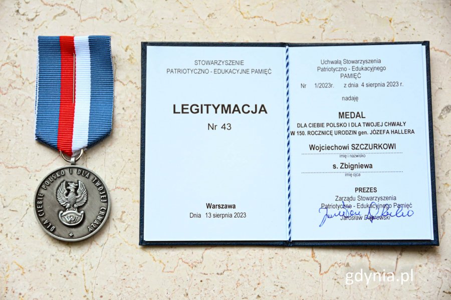 medal „Dla Ciebie Polsko i dla Twej chwały w 150. rocznicę urodzin gen. Józefa HALLERA” (fot. Michał Sałata)