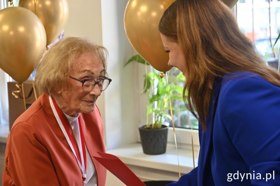 Na zdj. Krystyna Cembrzyńska-Piłat i prezydent Aleksandra Kosiorek