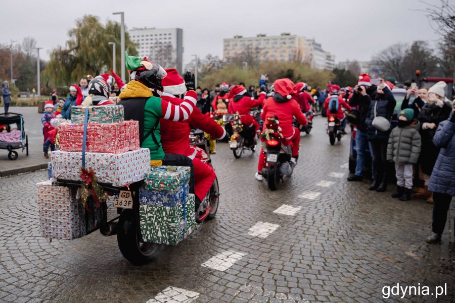 20. edycja parady „Mikołaje na motocyklach” - start w Gdyni, fot. Kamil Złoch