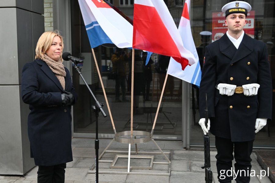 Oktawia Gorzeńska, wiceprezydentka Gdyni podczas przemówienia (fot. Magdalena Starnawska)