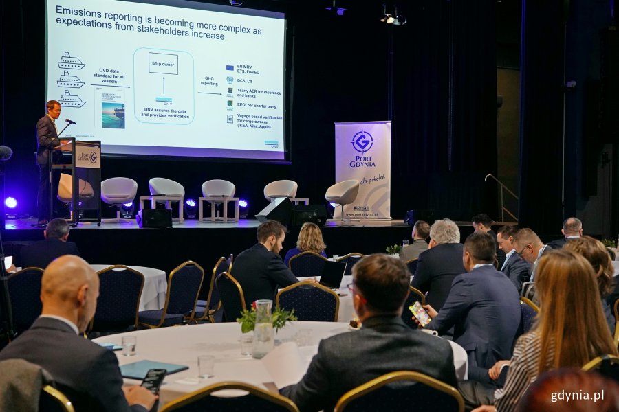 Stanisław Paszkowski z DNV Polska wygłaszające wykład wprowadzający podczas Baltic Ports for Climate Conference 2025 