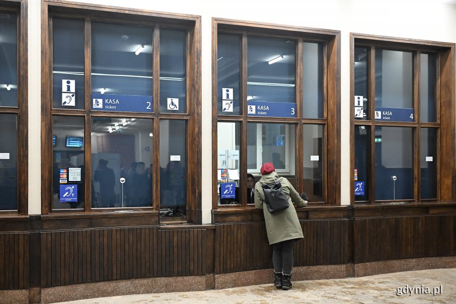 Kasy biletowe (fot. Michał Puszczewicz)