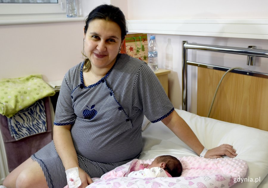 Mama i córka - pani Karolina z małą Zuzią // fot. Kamil Złoch
