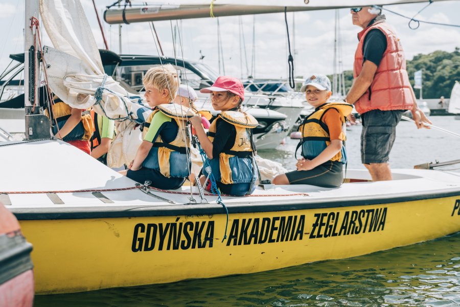 Dzieci na łodzi
