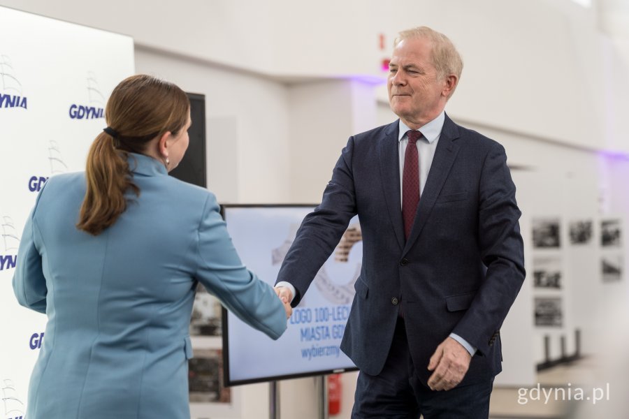Na zdjęciu: Aleksandra Kosiorek, prezydent Gdyni i Sławomir Rybicki, senator (fot. Paweł Budziński)