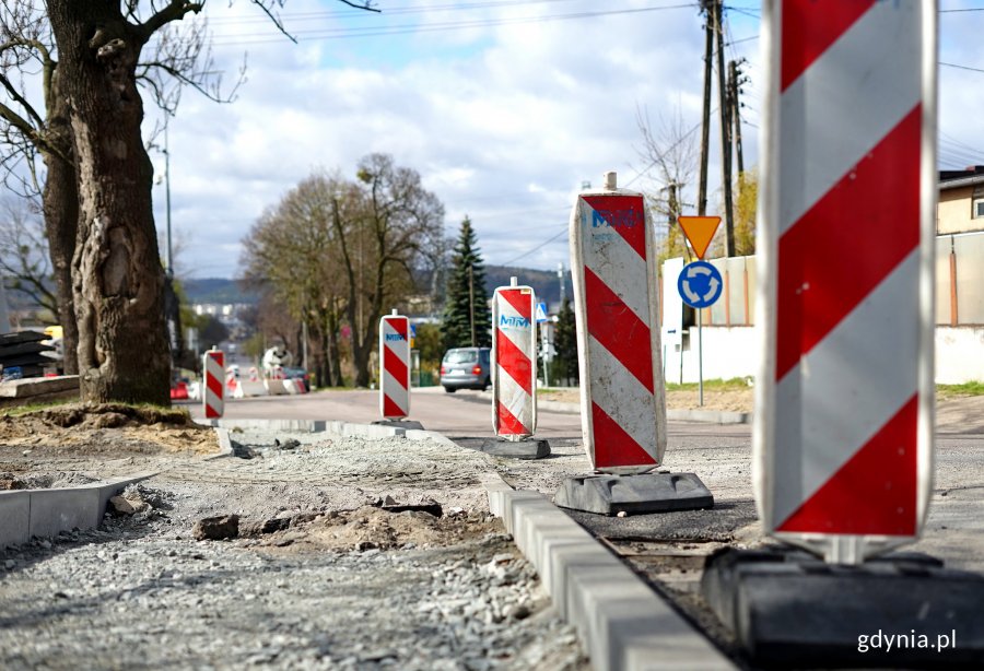 Już rozpoczęły się prace przy rondzie na skrzyżowaniu ulic Puckiej–Unruga–Czernickiego-Złotej, fot. Kamil Złoch