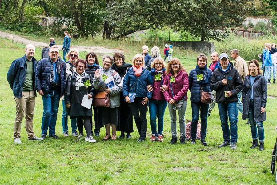 Organizatorzy festynu wraz z wiceprezydentem Gdyni Bartoszem Bartoszewiczem i koordynatorkami programu Erasmus + z Grecji, Francji i Rumunii // fot. materiały prasowe