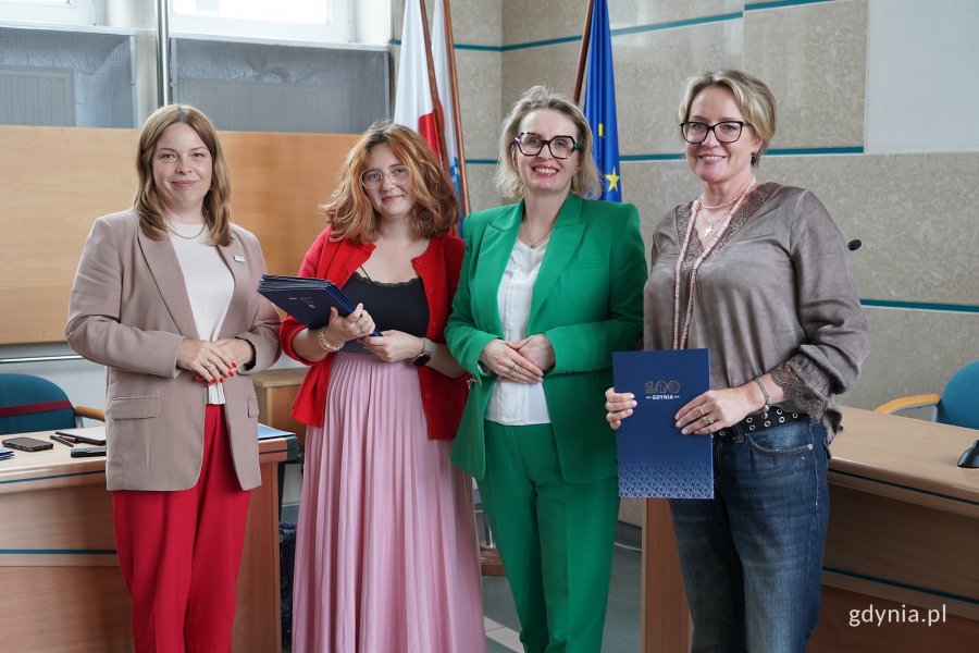 Na zdjęciu od lewej: wiceprezydentka Gdyni Oktawia Gorzeńska (przewodnicząca rady w I kadencji), koordynatorka ds. Praw Człowieka Marta Otrębska i Agnieszka Tokarska &ndash; wiceprzewodnicząca rady w I kadencji oraz członkini Gdyńskiej Rady Kobiet II kadencji Katarzyna Lamża-Ogrodnik (fot. Karolina Szypelt)