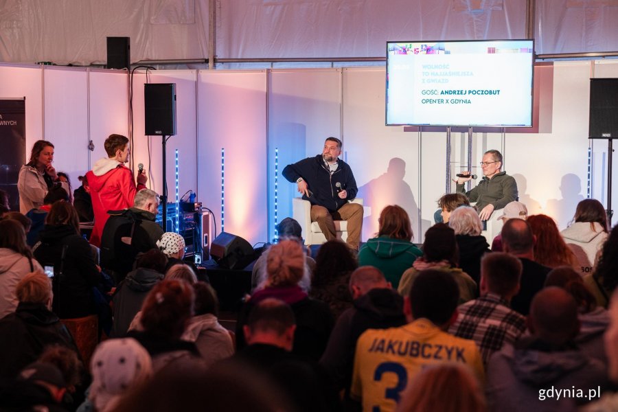 Andrzej Poczobut &ndash; dziennikarz i działacz Związku Polak&oacute;w na Białorusi i Tadeusz Szemiot &ndash; przewodniczący Rady Miasta Gdyni podczas debaty &bdquo;Wolność to najjaśniejsza z gwiazd&rdquo;, kt&oacute;ra odbyła się w strefie NGO na Open'er Festivalu