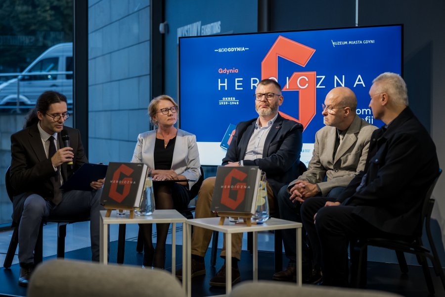 Autorzy najnowszej monografii &bdquo;Heroiczna. Gdynia w latach II wojny światowej&rdquo;
