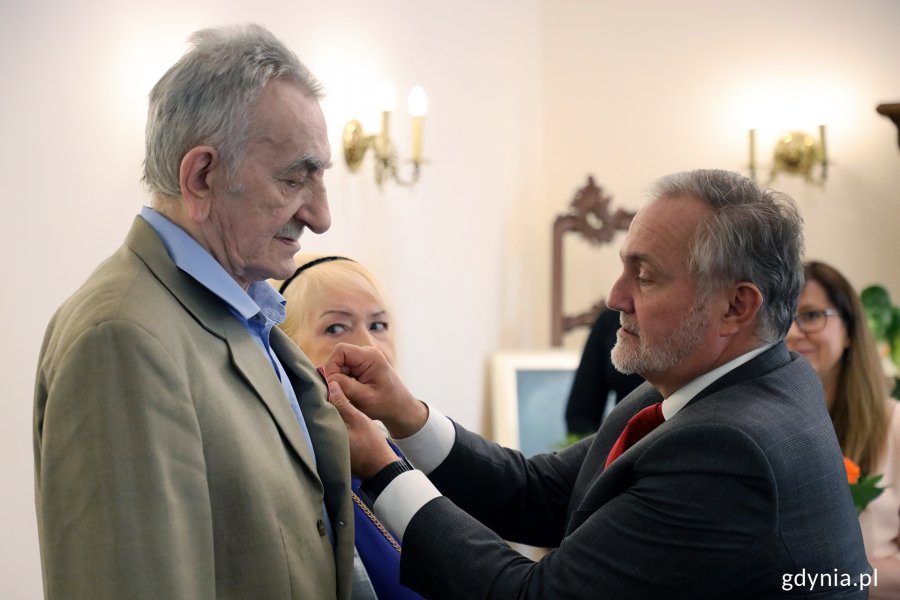 Prezydent Wojciech Szczurek wraz z nagrodzonymi / fot. Michał Kozłowski 