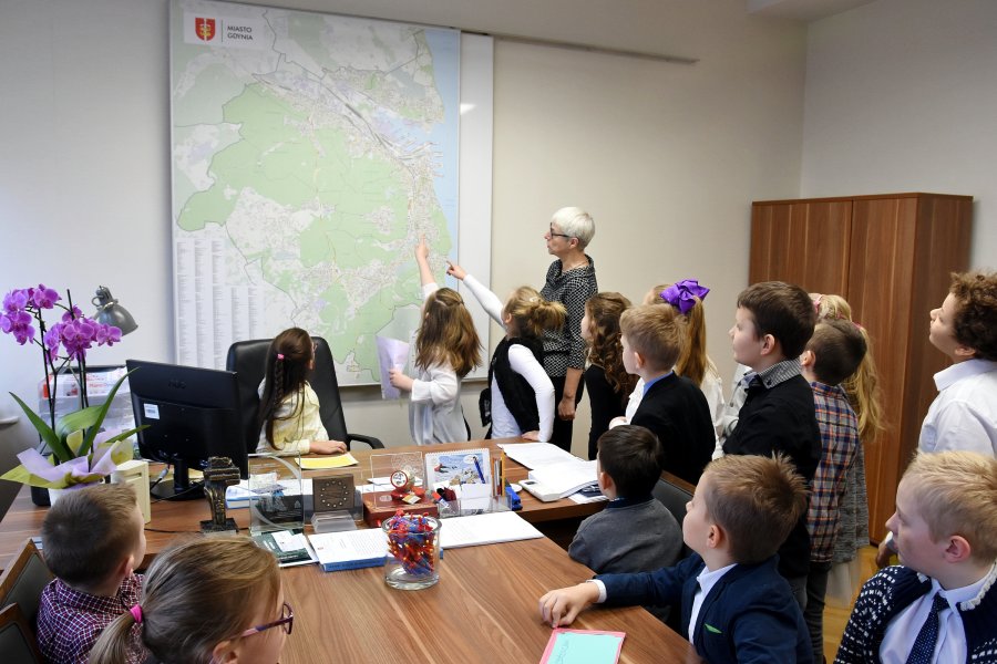Przewodnicząca Rady Miasta Gdyni Joanna Zielińska opowiada o swojej pracy, fot. Michał Kowalski