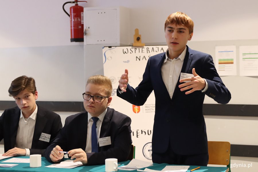 Gdyńskie Mistrzostwa Debat Oksfordzkich o Puchar Kopernika 2025 w XIV LO, na zdjęciu (fot. Katarzyna Balcerzak)