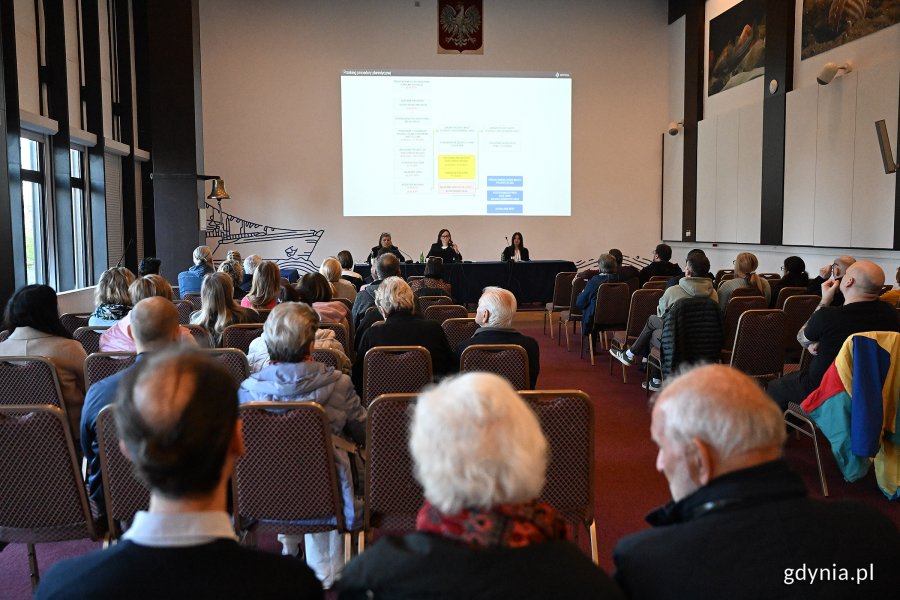 Mieszkańcy licznie wzięli udział w spotkaniu (fot. Michał Puszczewicz)