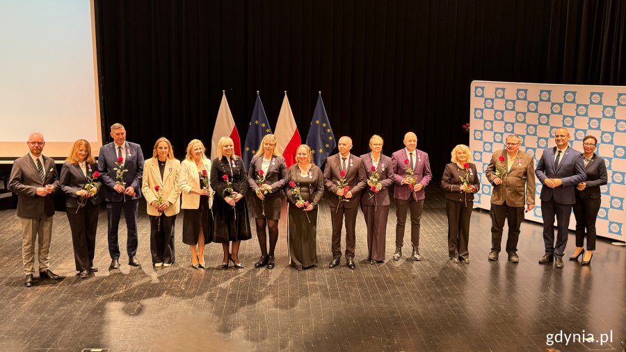 Osoby uhonorowane podczas Wojewódzkiej Uroczystości z okazji Dnia Edukacji Narodowej 2025 (fot. Katarzyna Balcerzak)