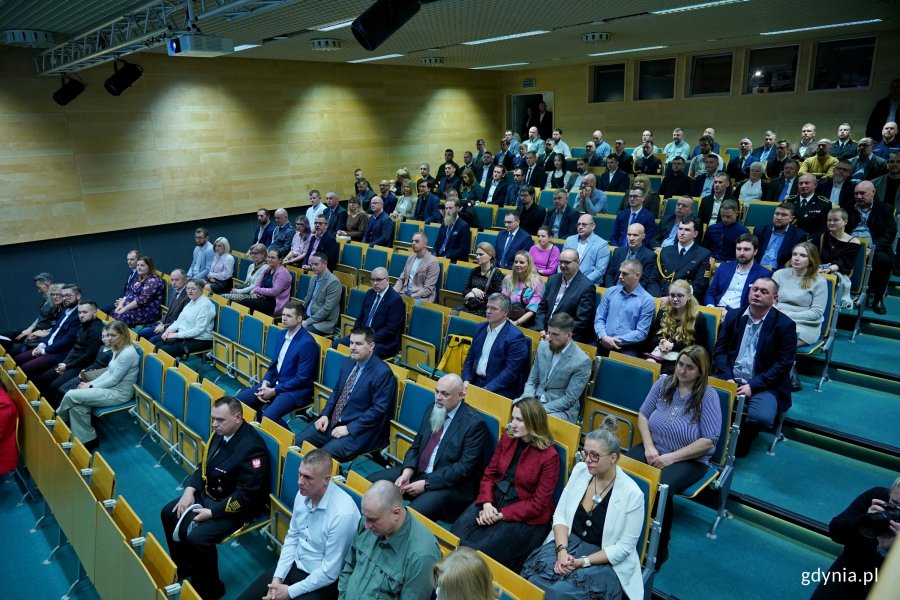 Uczestnicy gali honorującej dawc&oacute;w krwi z regionu