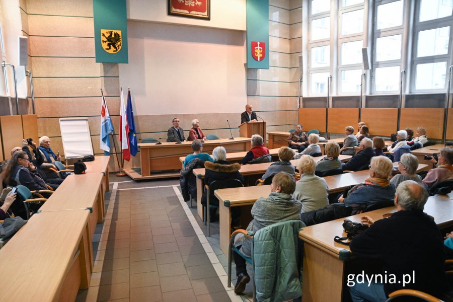 Zdjęcie ogólne spotkania seniorów z prezydentem miasta Gdyni (fot. Michał Sałata)