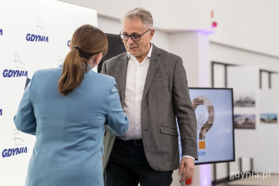Aleksandra Kosiorek, prezydent Gdyni i Alain Mompert, konsul honorowy Francji (fot. Paweł Budziński)