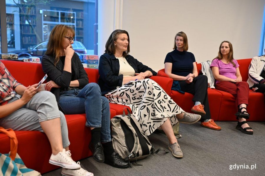 Uczestniczki spotkania w Bibliotece Śr&oacute;dmieście, od lewej: Dobrosława Korczyńska-Partyka, Marta Skorek, Agnieszka Zielińska oraz pani Bożena z Gdyni 