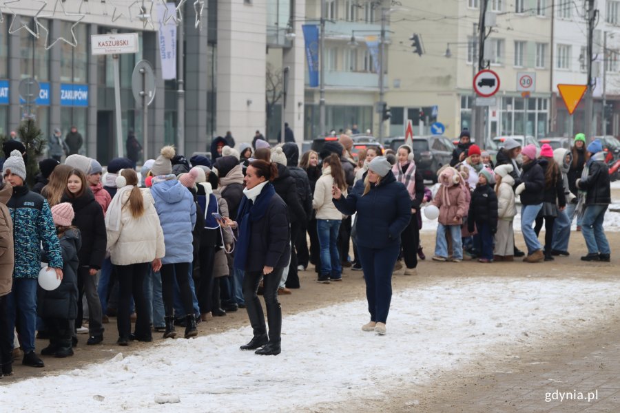 Uroczyste obchody 100-lecia Gdyni w SP 21, Belgijka na Placu Kaszubskim (fot. Katarzyna Balcerzak)
