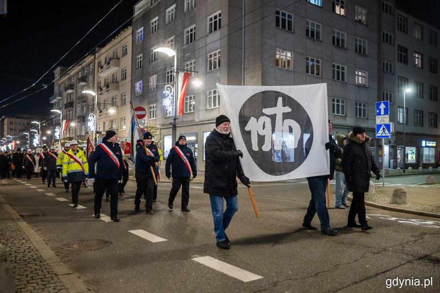 Przemarsz ulicą Świętojańską (fot. Karol Stańczak)