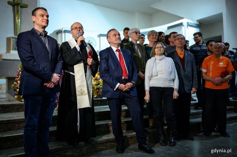 W wigilijnym spotkaniu wzięli udział prezydent Wojciech Szczurek, przewodnicząca gdyńskiej Rady Miasta Joanna Zielińska, wiceprzewodniczący Rady Miasta Gdyni Marcin Wołek i radni miasta Elżbieta Raczyńska oraz Zenon Roda // fot. Dawid Linkowski