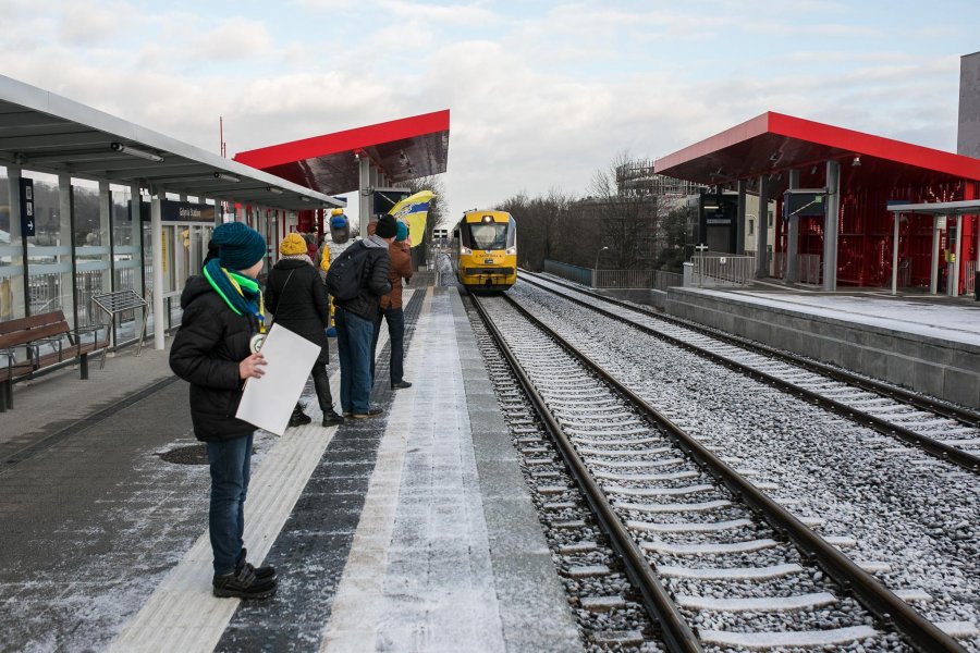 Pierwsi pasażerowie już na nowych gdyńskich przystankach PKM // fot. Karol Stańczak