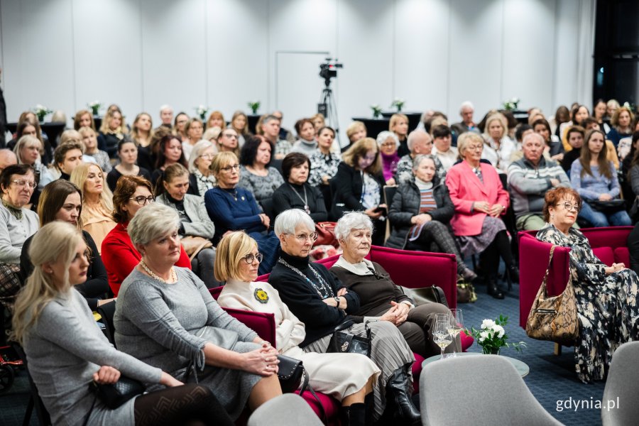 Widzowie sobotniego spotkania konsulatu kobiet, fot. Karol Stańczak