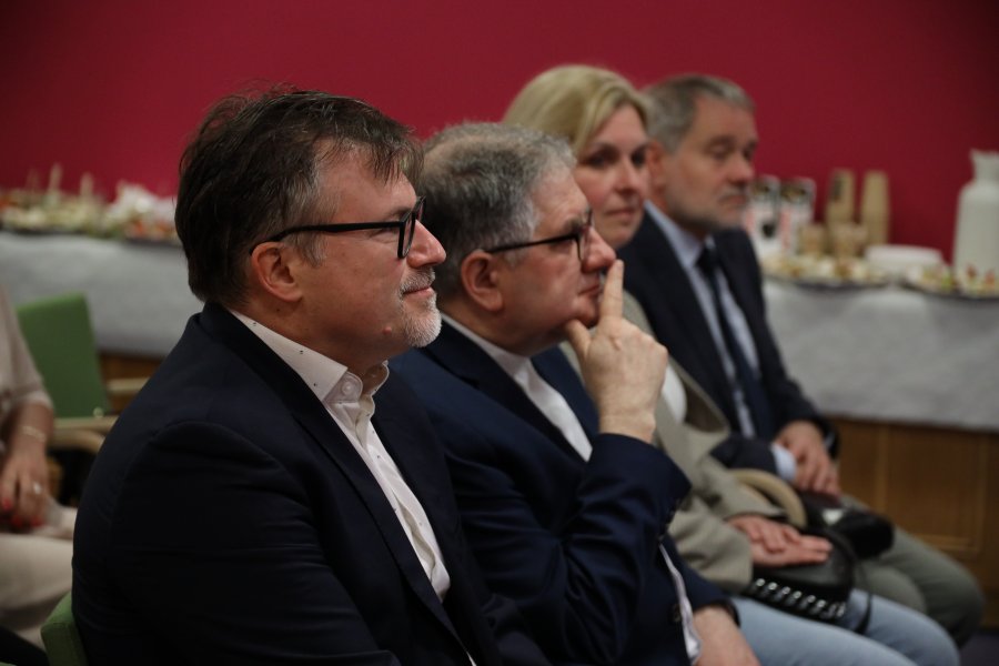 W uroczystości wzięli udział m.in od lewej: dr. Grzegorz Marciniak, ksiądz dyrektor Grzegorz Miloch, gdyńska radna Beata Zastawna i reprezentujący gminę Kosakowo Mirosław Rożyński